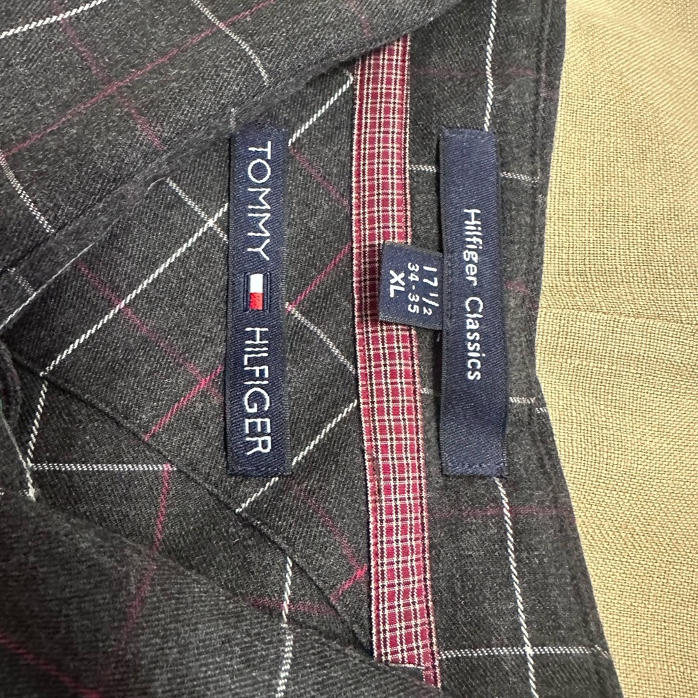 Tommy Hilfiger Brown Casual Button Down Shirt - Picture 2 of 4